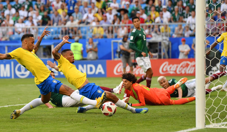 Neymar keeps Brazil’s dream alive