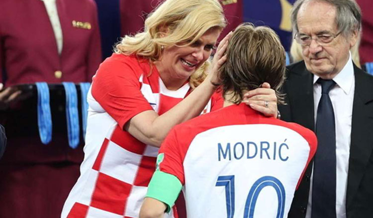 Croatian president wins hearts smiling in defeat