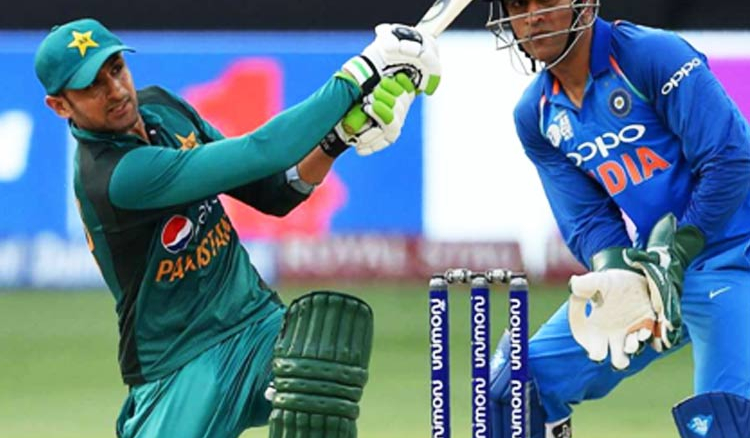 India defeat Pakistan to confirm final spot