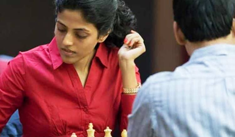 HarikaIn Second Round Of Womens Chess Championship