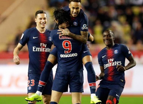 Cavani Scores HattrickIn PSG Victory