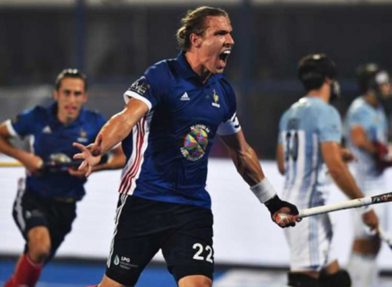 France Routs Argentina 5-3