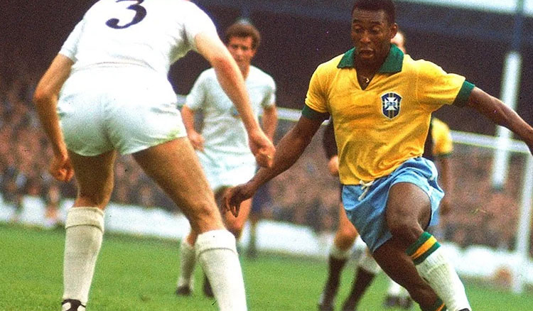 Pele’s last no. 10 jersey sold for $33,000