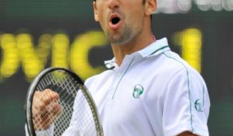 Novak Djokovic trounced Bobby Reynolds to progress into last 32 in Wimbledon 2013