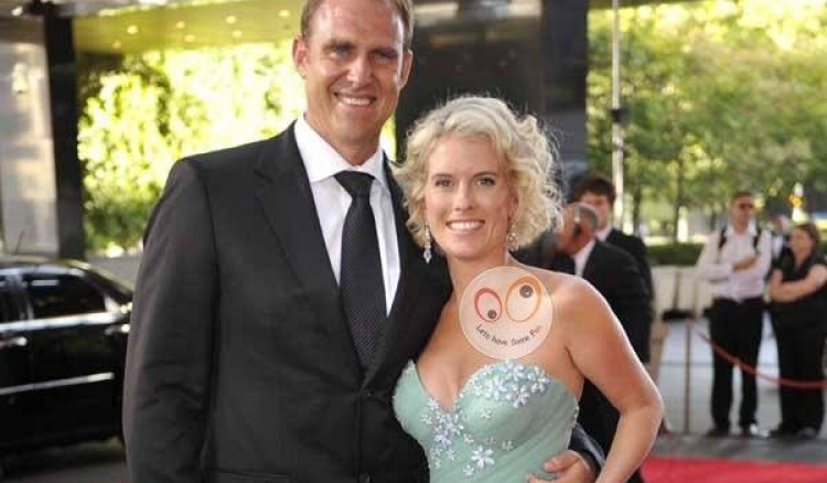 Mathew Hayden with his wife, what a sweet couple
