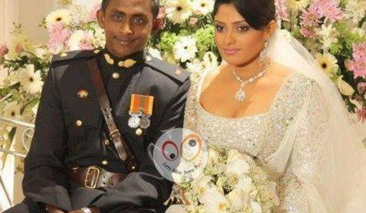Ajantha Mendis with his beautiful wife