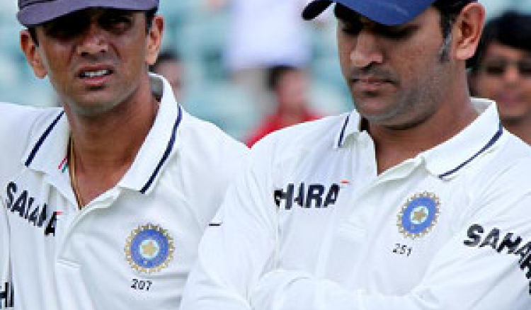 Dhoni needs to take risks to win abroad, says Dravid