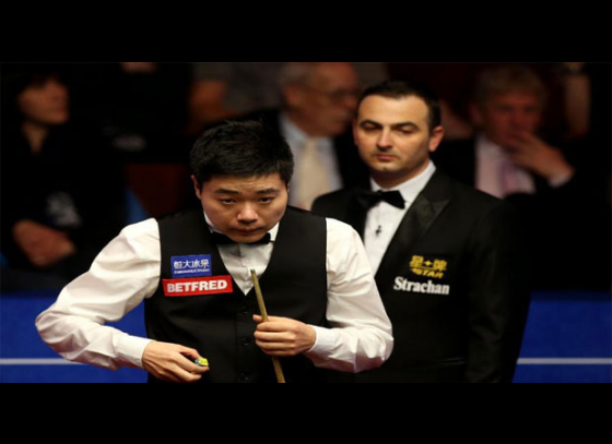 Ding trails Higgins at snooker worlds