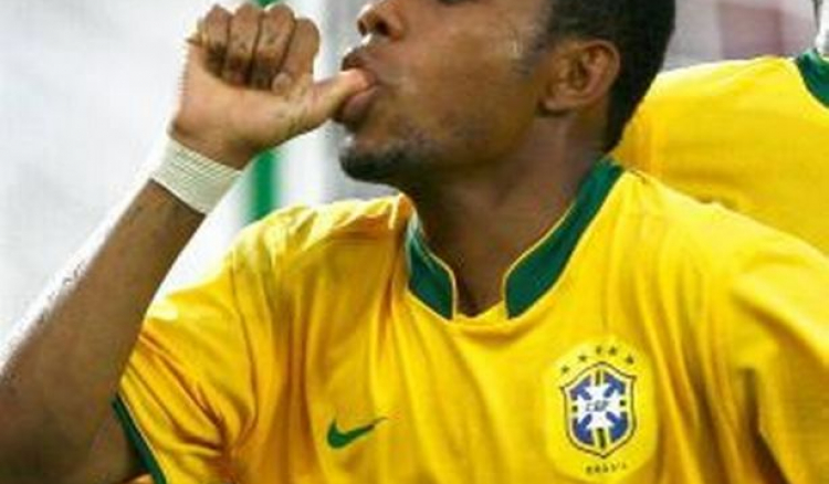 Brazil include forward Robinho for Copa America