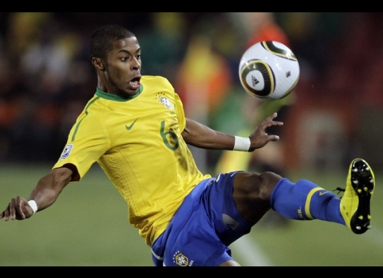 Former Brazil winger Bastos diagnosed with dengue