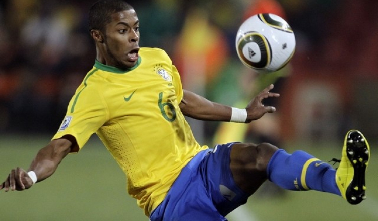 Former Brazil winger Bastos diagnosed with dengue