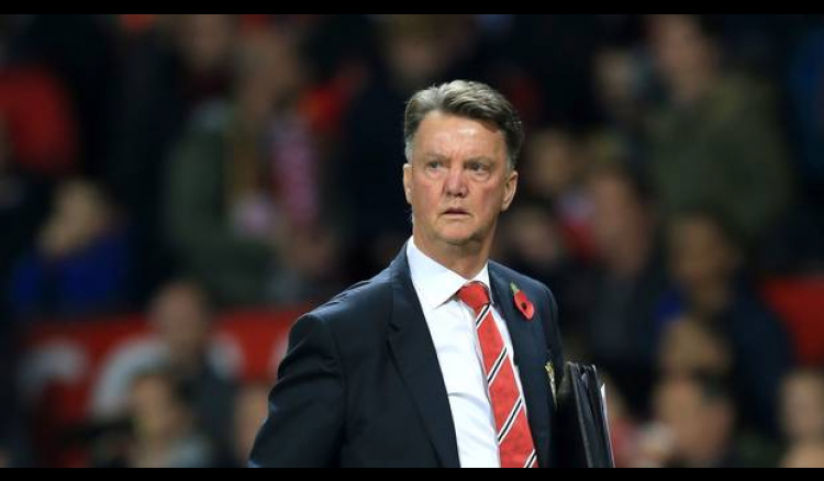 Man United coach van Gaal brushes aside Scholes, Ferdinand criticism