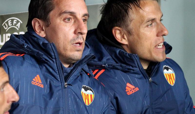 Valencia coach confirms rejoining England staff during break