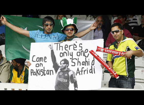 Eden showers love on Afridi and his men