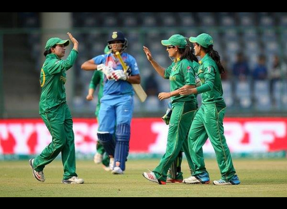 Pakistan women beat India by two runs via D/L method in WT20
