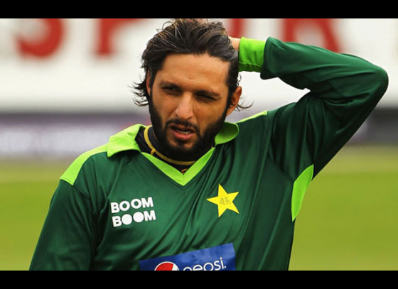 Afridi steps down as Pakistan T20 captain, plans to play on