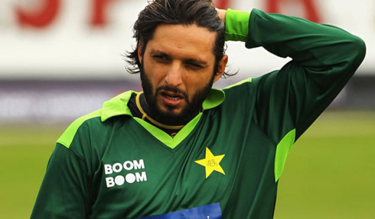 Afridi steps down as Pakistan T20 captain, plans to play on