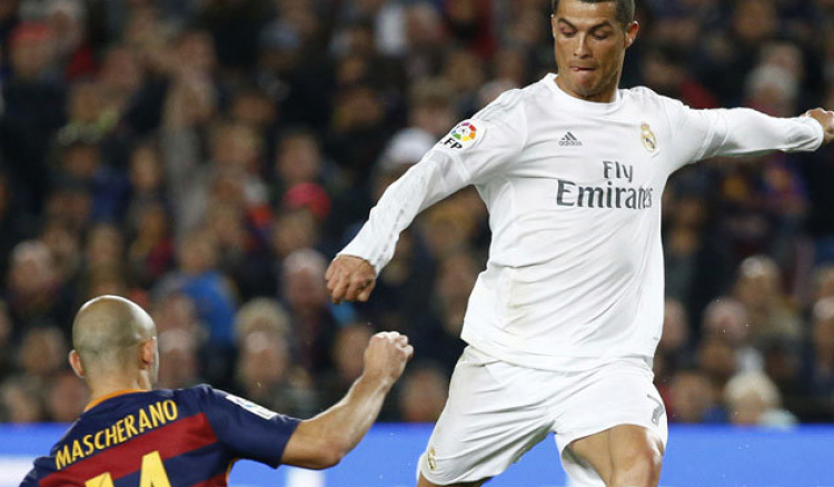 Real Madrid beat Barcelona 2-1 in Clasico